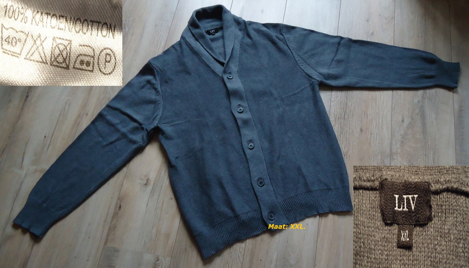 Te koop grijs vest van LIV met knoopsluiting (maat: XXL). - nr. 1