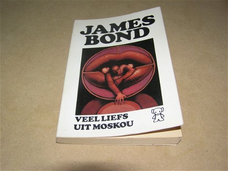 Veel Liefs uit Moskou-James Bond. zwarte beertjes nr.488 - 0