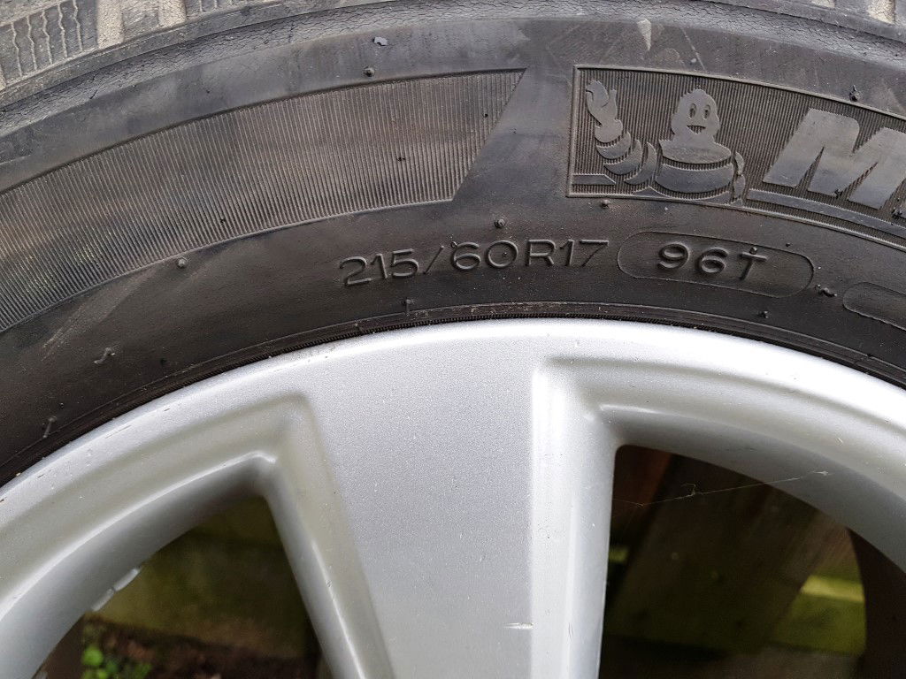 Nissan Qashqai 17 inch LM velgen met winterbanden. - Afbeelding 5