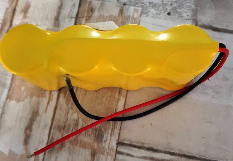 Ni-Cd accu 4,8 Volt nieuw - Afbeelding 2
