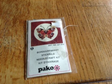 Borduurpakket, PAKO - vlinder - patroon + garen - 2,50 - 0