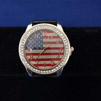 Amerikaans horloge met zwart bandje - 0