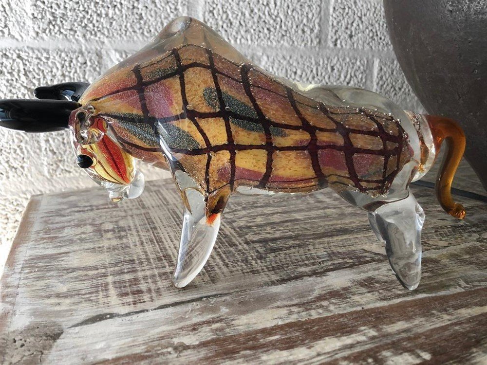 Mooi beeld van een stier van vol glas, prachtig in kleur!! - nr. 1