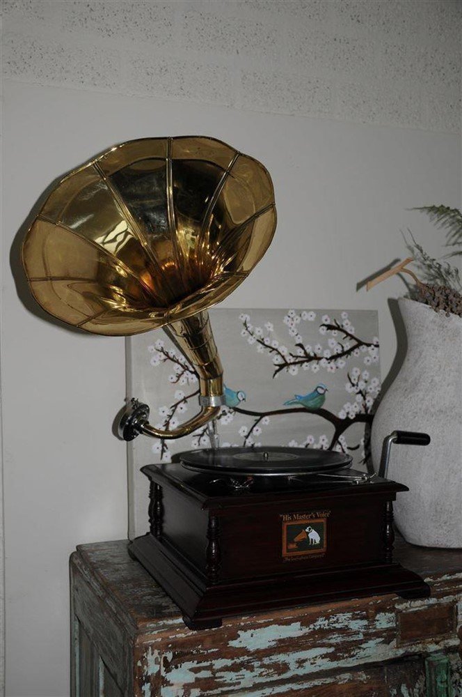 Nostalgische grammofoon, platenspeler, hout en metaal - Afbeelding 2