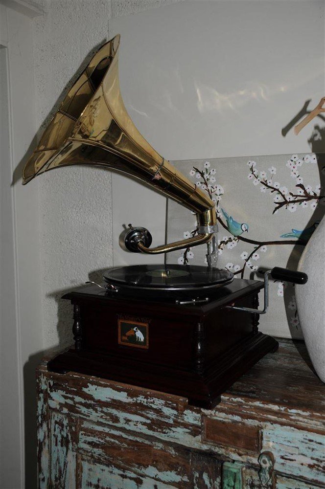 Nostalgische grammofoon, platenspeler, hout en metaal - Afbeelding 7