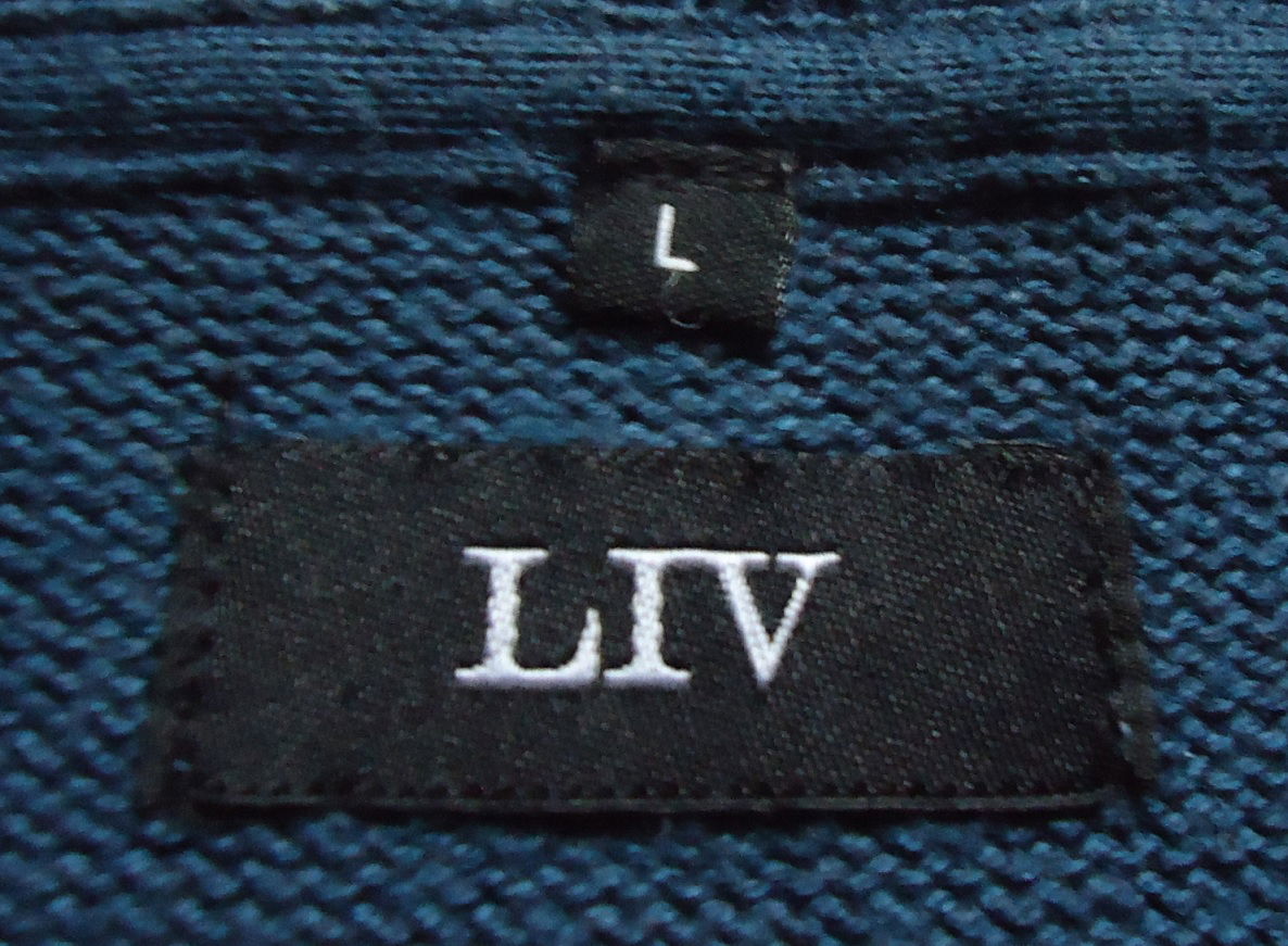 Te koop blauwe trui met knoopsluiting van LIV (maat: L). - Afbeelding 6