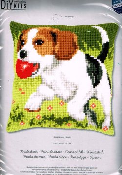 VERVACO BORDUURPAKKET KUSSEN , BEAGLE met RODE BAL