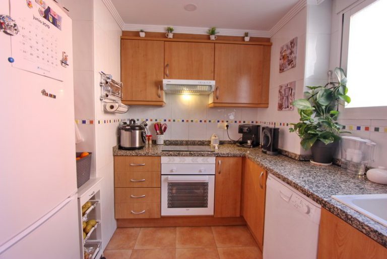 Uw Appartement in DENIA met meubels en eigen garageplek bij mooi zwembad - Afbeelding 2