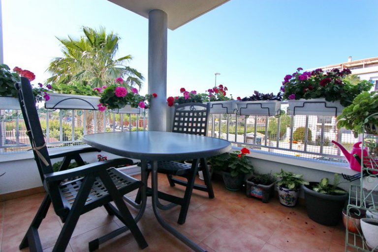 Uw Appartement in DENIA met meubels en eigen garageplek bij mooi zwembad - Afbeelding 7