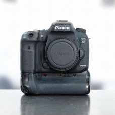 Canon EOS 7D mark II + grip nr. 3224