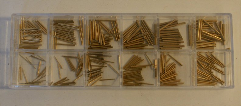 Assortiment voorsteekstiften staal en messing 140 stuks € 21,70 - 4