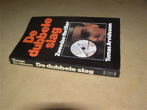 De dubbele slag-Tomas Arvidsson zwarte beertje nr.1861 - 2