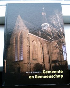 Waalwijkse Nederlands Hervormde Kerk(ISBN 9789090217727).