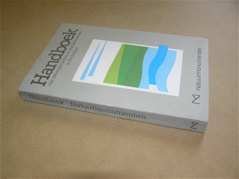 Handboek- natuurgebieden en wandelterreinen in Nederland - 2