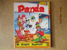 adv0140 panda en de plastic plastiek