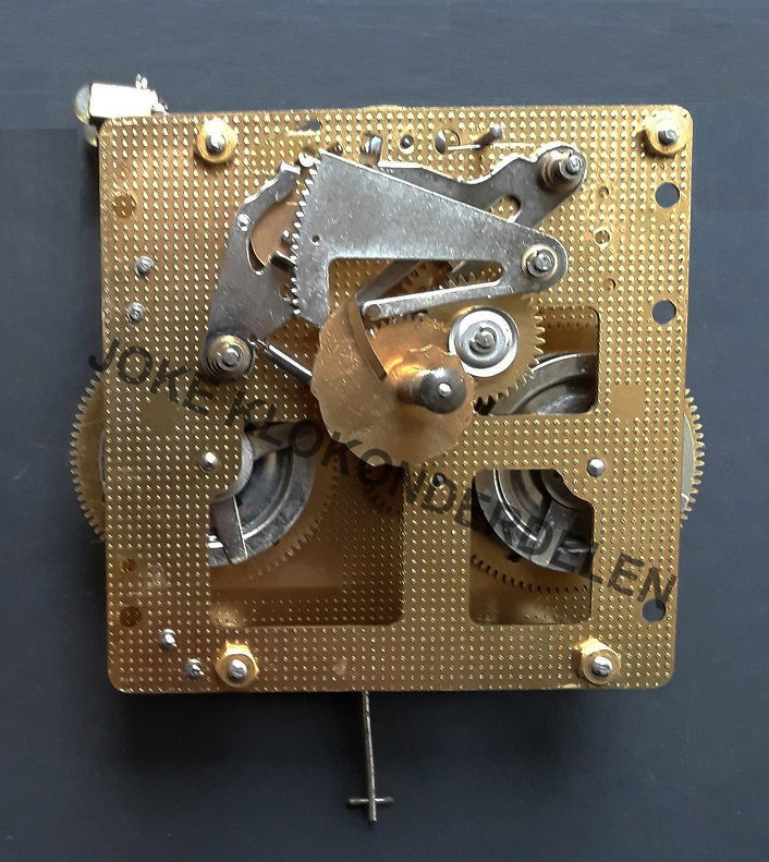 = Uurwerk = FHS 261 - 030 =44134 - nr. 1