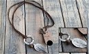 Lange ketting met blad hanger, Nederlandse sieradenmerk HEVI. - 0 - Thumbnail