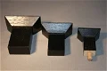 Schoorsteentjes zwart gekleurd hoogte 55 mm. basis 30 mm. complete 3 delige set - 0 - Thumbnail