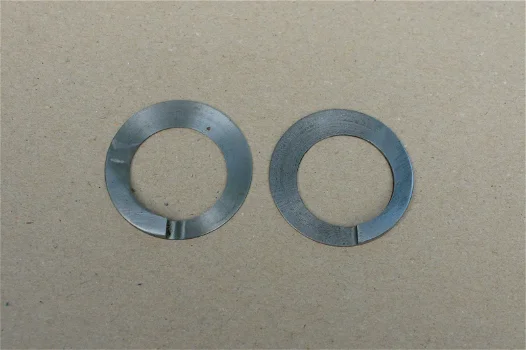 Palveer (walsveer) uit zilverstaal, linksom pallend diameter 46 mm. - 0