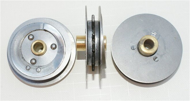 Friese klokketting machinaal gebogen, draaddikte 1,8 mm. 3.50 meter / 5 el - 6