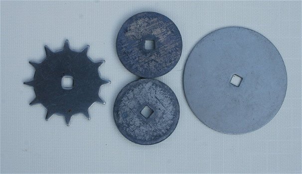 Friese klokketting machinaal gebogen, draaddikte 1,8 mm. 3.80 meter / 5,5 el - 3
