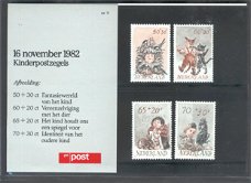 10 - Nederland postzegelmapje nvphnr. M9 postfris 