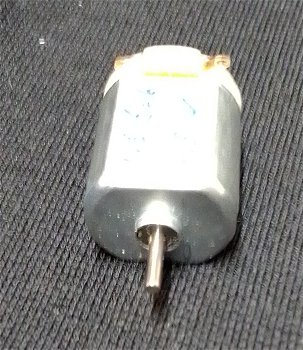 Electro micromotor,1.5 -4.5 volt DC,z.g.a.n,38 mm lang - 2