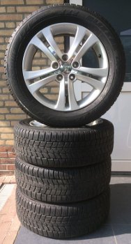 Hyundai Winterbanden set 215/60/R17 96H - 0