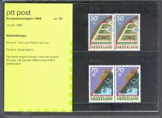 3250 - Nederland postzegelmapje nvphnr. M37 postfris