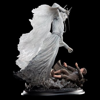 Weta LOTR The Witch-King & Frodo at Weathertop statue - 5