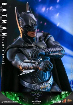 Hot Toys Batman Forever Batman Sonar Suit MMS593 - 3