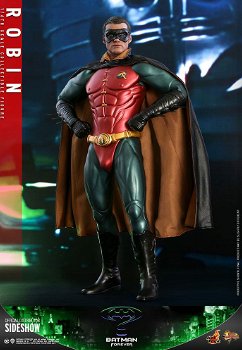 Hot Toys Batman Forever Robin MMS594 - 4