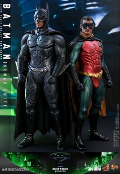 Hot Toys Batman Forever Robin MMS594 - 6