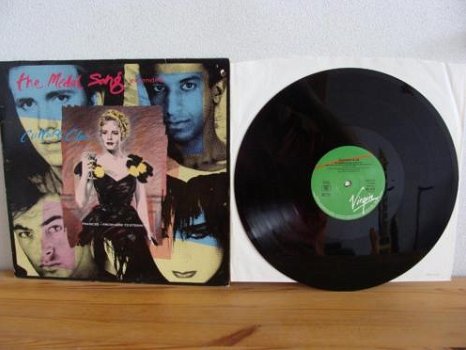 CULTURE CLUB - The medal song (extended mix)12 inch single uit 1984 Label : VIRGIN 601 614 - 0