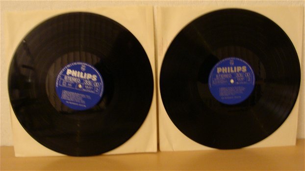 Broadway melodies door New Westminster Orchestra Met inlegvel Label : Philips 88107/88 108DY - 2