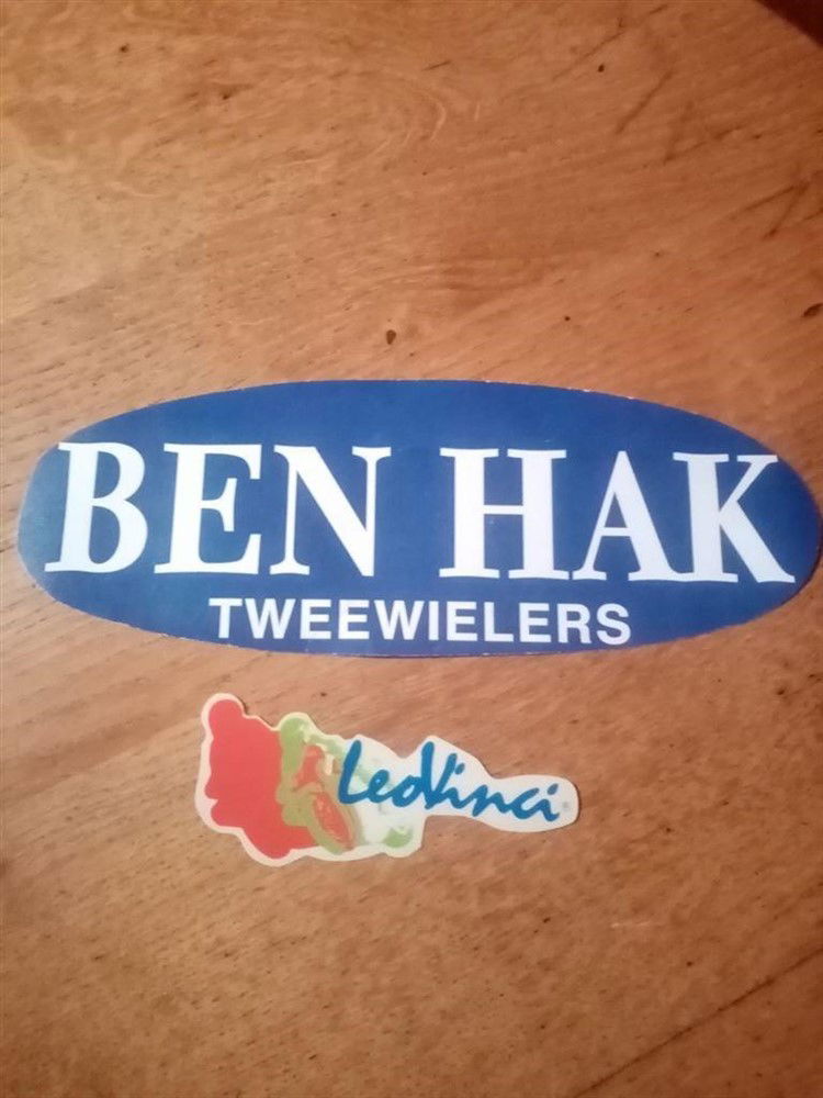 Sticker Leovinci rood NIEUW ORIGINEEL - nr. 1