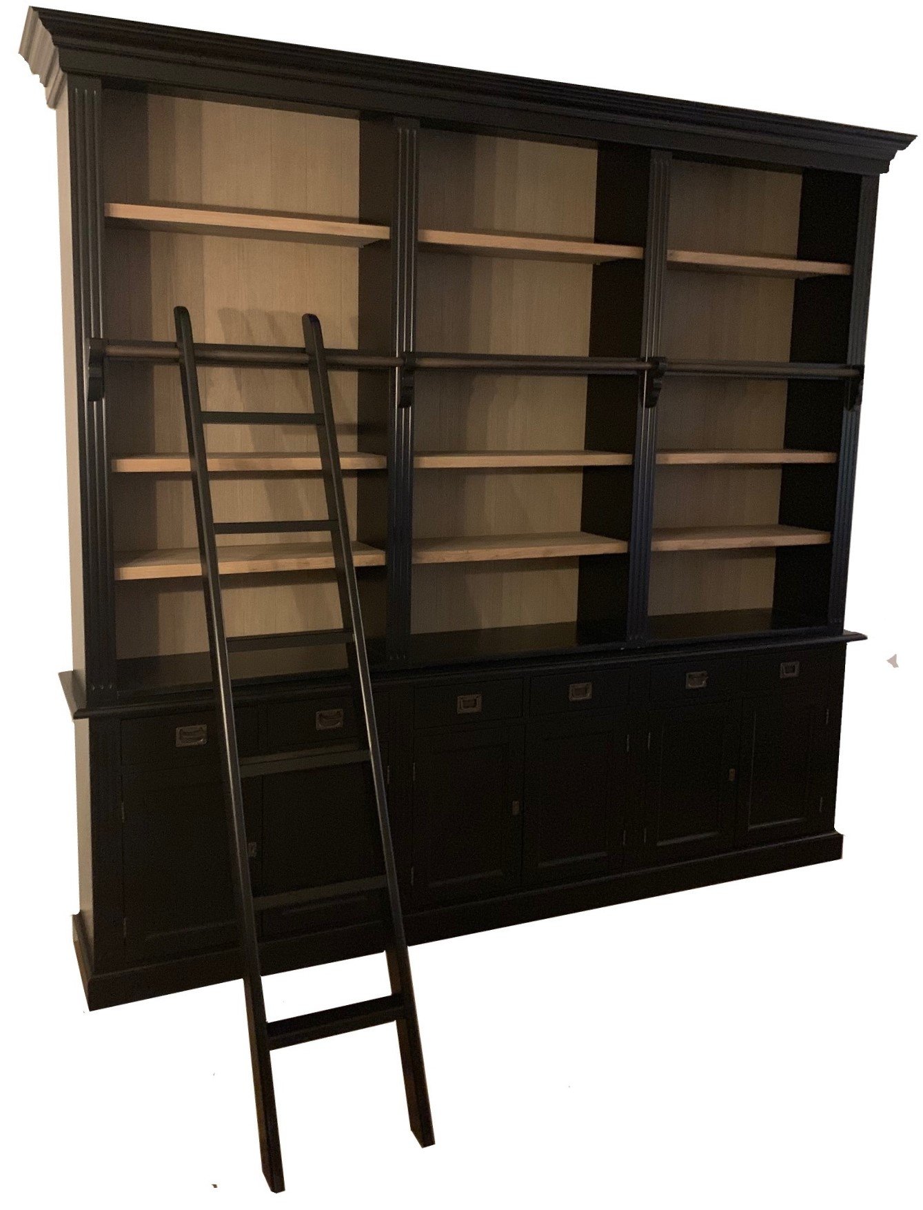 Boekenkast zwart met eiken achterwand en schappen 260 x 240 - nr. 1