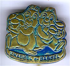 Knabbel en Babbel blauw op koper stripspeldje ( J_019  )