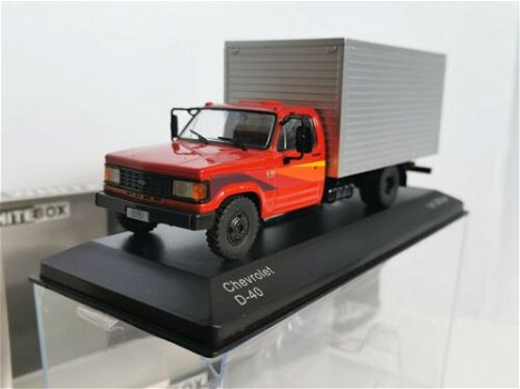 1:43 WhiteBox Chevrolet D-40 1985 truck 1v1000 - 0