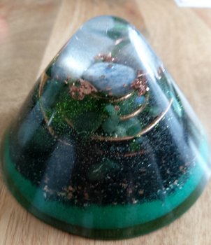 Cone Orgonite met Blauwe Chalcedeoon & Aventurijn - 1