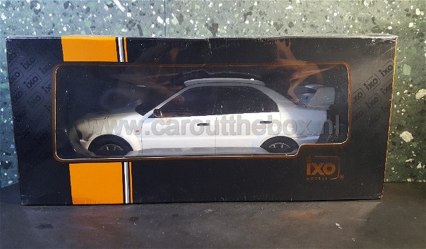 1998 Mitsubishi Lancer rs EVO VI wit 1:18 Ixo - 3