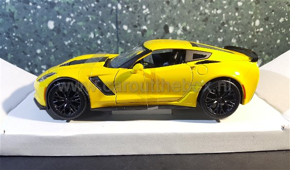 Chevrolet Corvette z06 2015 geel 1:24 Maisto - 0