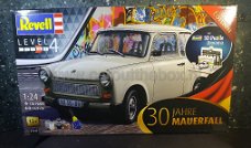 Trabant 601 Fall of the Berlin wall 1:24 Revell
