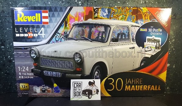 Trabant 601 Fall of the Berlin wall 1:24 Revell - 3