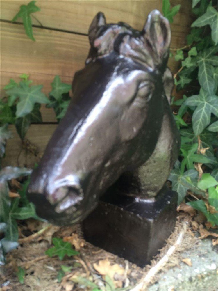 1 paard gietijzer hoofd, in roest-optica zwart-buste - Afbeelding 2
