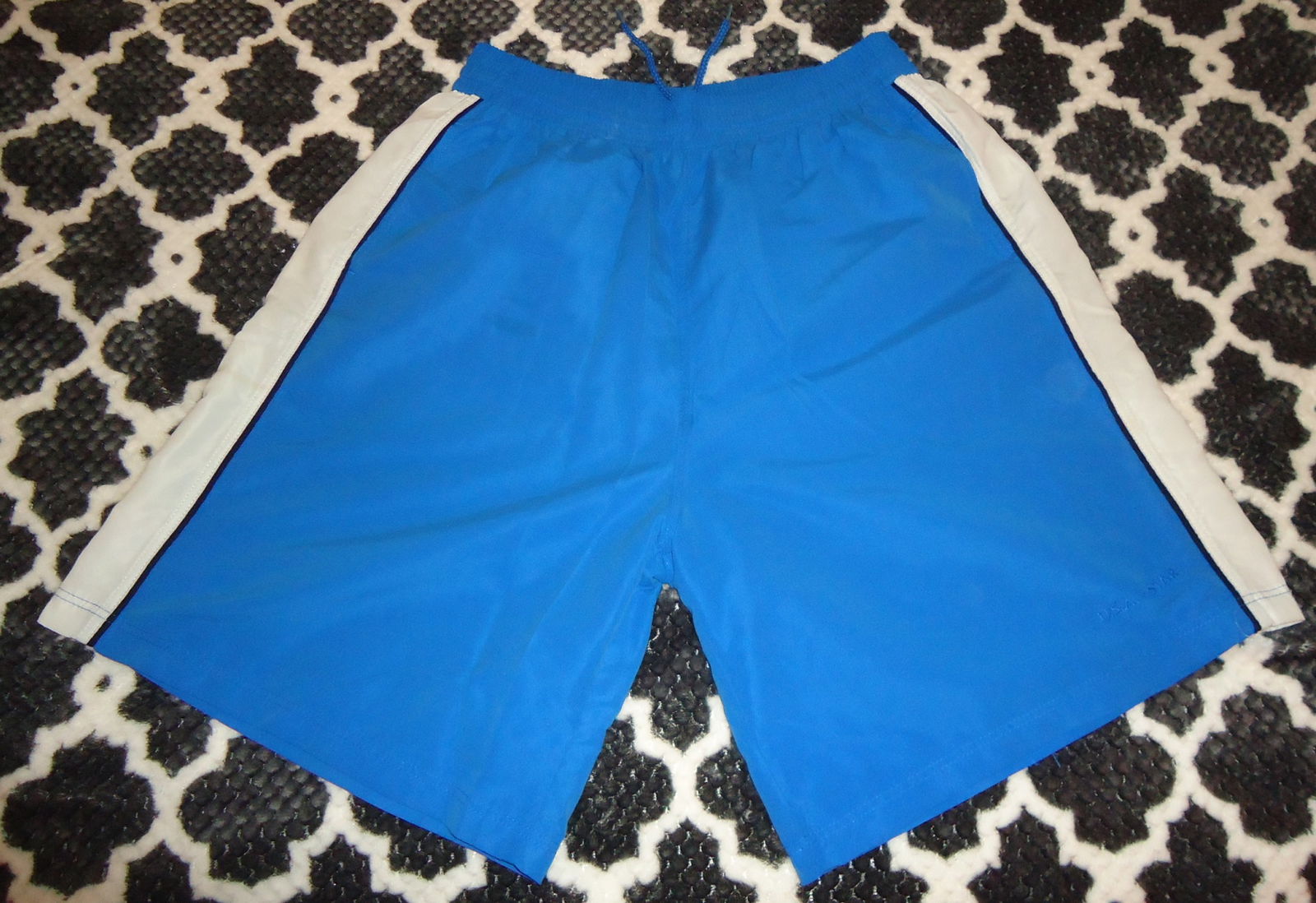 Te koop drie korte broeken met binnenbroek (maat: XXL). - Afbeelding 2
