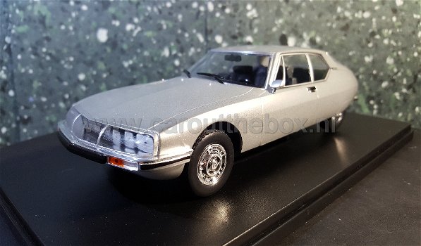 Citroen SM 1970 grijs 1:24 Whitebox - 1