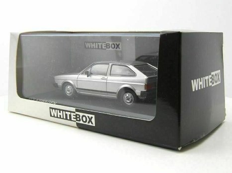 1:43 WhiteBox VolksWagen Gol BX 1984 silver - 2