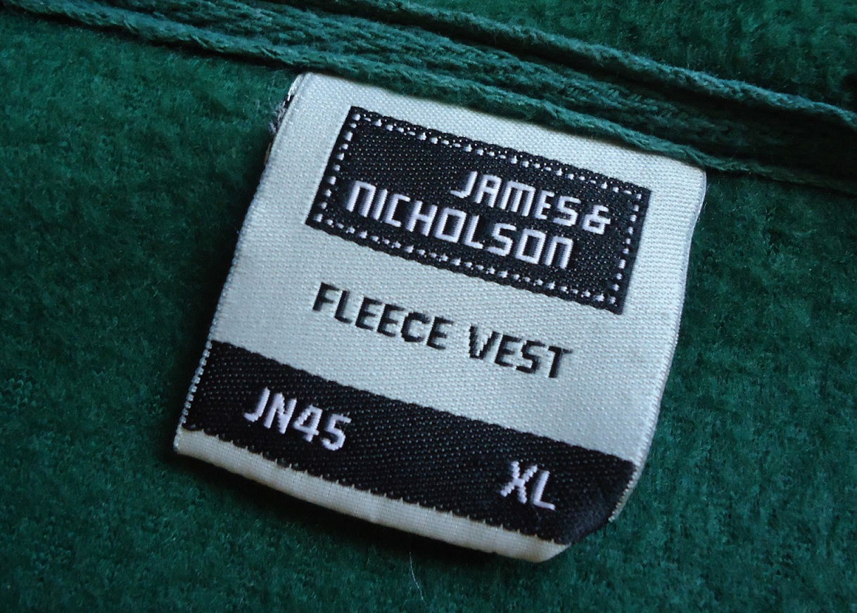 Te koop groen fleece vest zonder mouwen van J & N (maat: XL) - Afbeelding 2