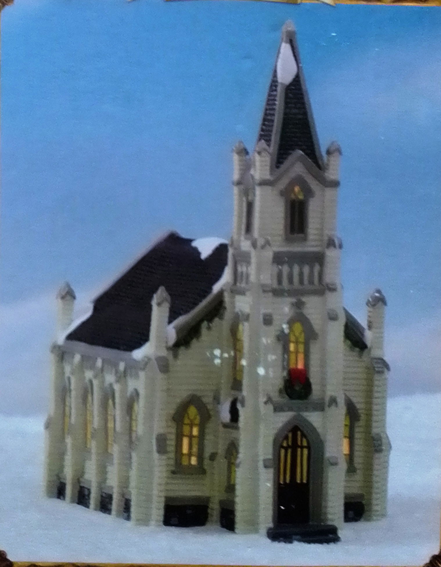 Noorse Kerk met verl.,aardewerk,NIEUW,14.5 b/20 cm l/27 cm h - nr. 1
